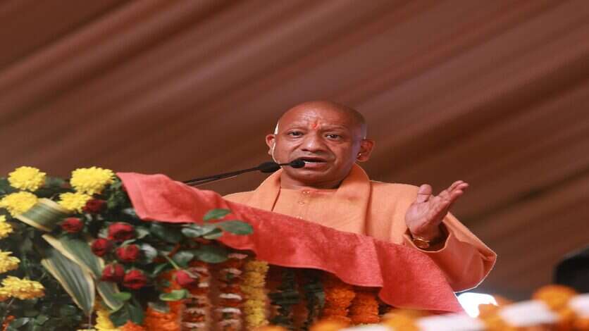 Mahakumbh 2025 : CM Yogi का बड़ा ऐलान, पुलिसकर्मियों को मिलेगा 'महाकुंभ सेवा मेडल' और इतने हजार का बोनस, छुट्टी को लेकर भी की ये घोषणा