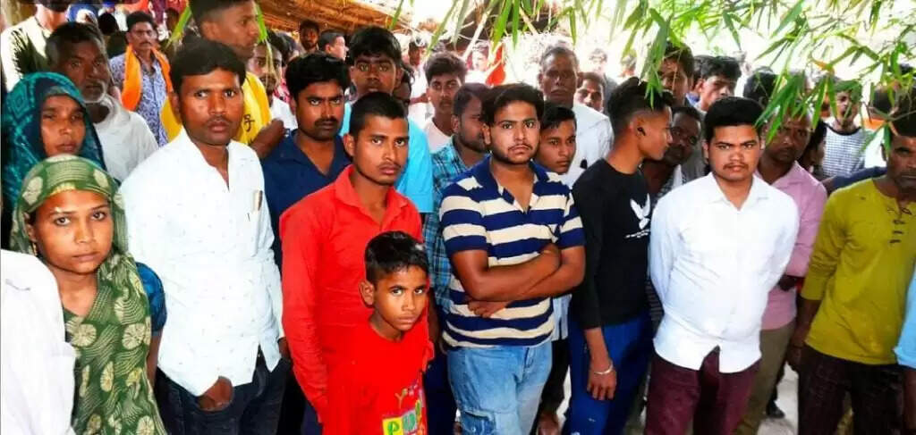 मैं बहुत परेशान हूं, अब और सहन नहीं होता...पिता ने तीन बच्चों को उतारा मौत के घाट, फिर खुद को भी मार ली गोली