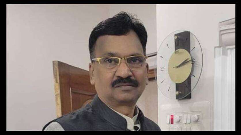 सीतापुर: कांग्रेस सांसद राकेश राठौर पर शादी का झांसा देकर यौन शोषण का आरोप, अजय राय ने बताई साजिश