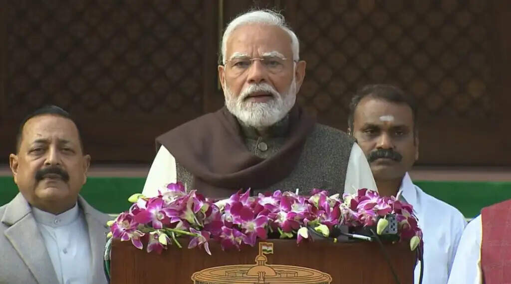 Budget Session 2025 : संसद पहुंचे प्रधानमंत्री मोदी, मां लक्ष्मी से की प्रार्थना,  बताया कैसा होगा देश का बजट, क्या है प्लानिंग...