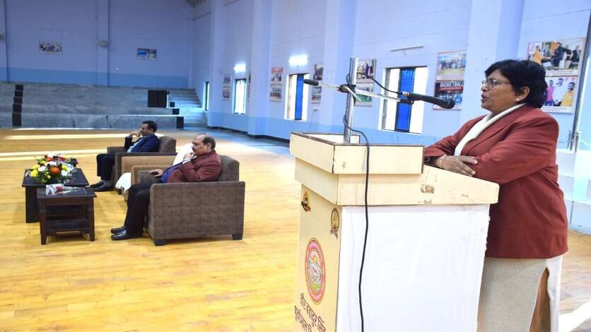 VBSPU : सामूहिक प्रयासों से विकास के लक्ष्य को प्राप्त करने का संकल्पः कुलपति प्रो. वंदना सिंह