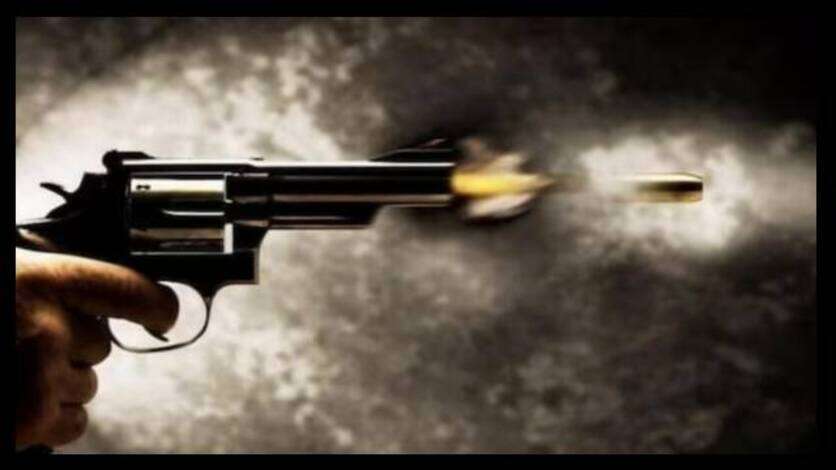 शाहजहांपुर: शक के चलते सैन्यकर्मी ने पत्नी को मारी गोली, बीच-बचाव में आई साली हुई घायल