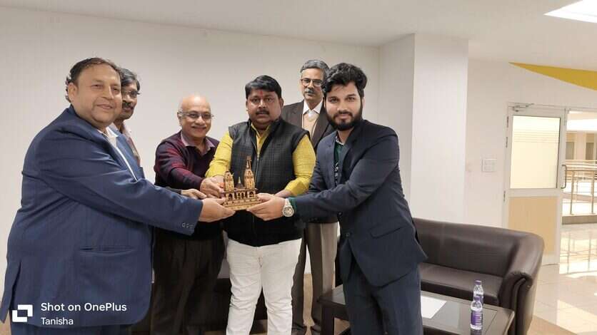 National Startup Day : बीएचयू में सम्मानित हुए स्टार्टअप पिच कम्पटीशन के विनर मृत्युंजय सिंह