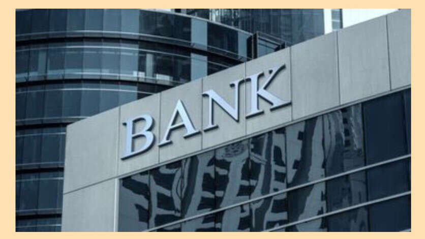IDBI Bank Disinvestment: बिकने वाला है ये सरकारी बैंक, चेक करें कहीं आपका भी तो Bank अकाउंट नहीं है