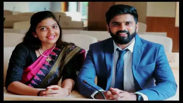 ये है इंडिया के सबसे खूबसूरत IAS-IPS की जोड़ी, सोशल मीडिया पर भी है तगड़ी फैन फॉलोइंग