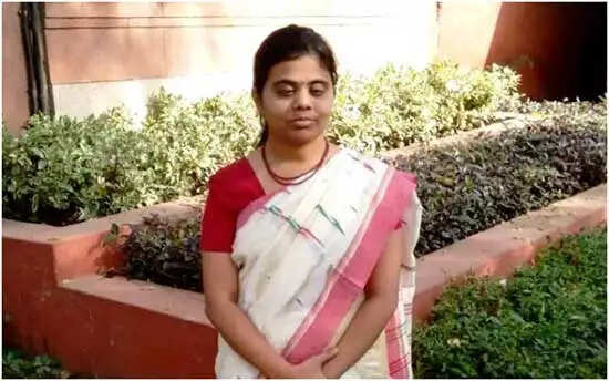 Women's Day 2025 : बचपन में आंखों की रोशनी खोने वाली प्रांजल पाटिल बनी IAS, अब बिना आंखों के समाज को दे रहीं नयी धारा, जानिए कैसे किया UPSC क्रैक