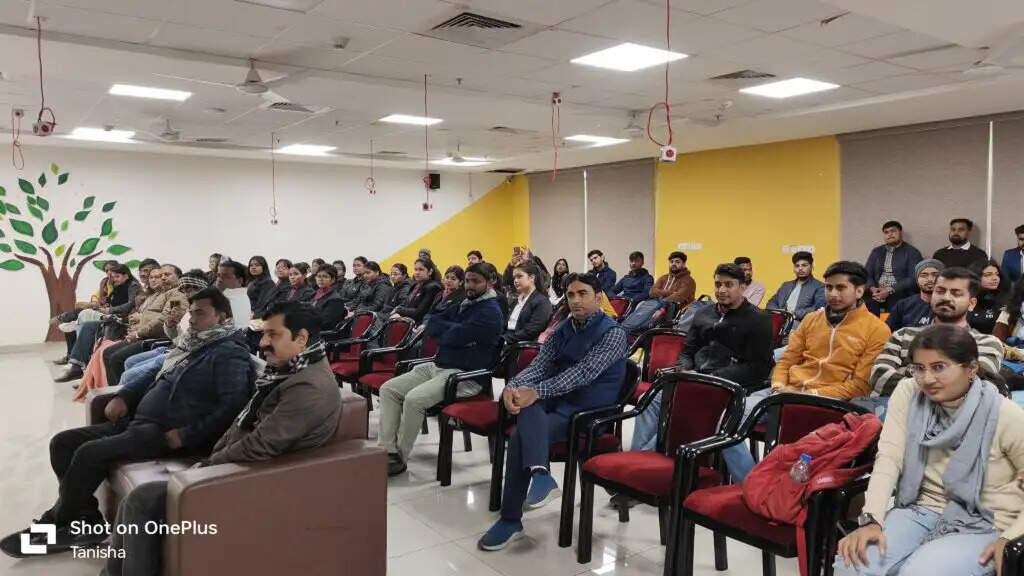 National Startup Day : बीएचयू में सम्मानित हुए स्टार्टअप पिच कम्पटीशन के विनर मृत्युंजय सिंह