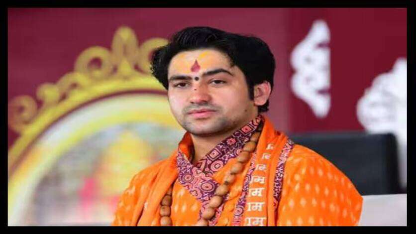 औरंगजेब विवाद में कूदे पंडित धीरेंद्र शास्त्री, दिया यह बड़ा बयान