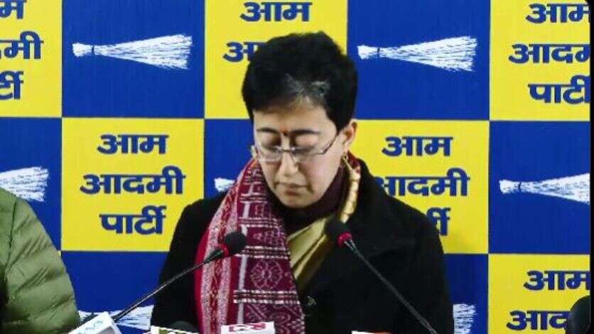 आतिशी ने EC को पत्र लिख भाजपा कार्यकर्ताओं पर लगाए गंभीर आरोप, की फोर्स की मांग