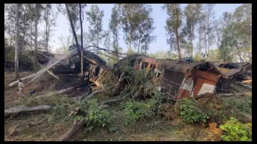 Jharkhand Train Accident: झारखंड में बड़ा ट्रेन हादसा, आमने-सामने से टकराईं 2 मालगाड़ियां, दो की मौत, 4 घायल