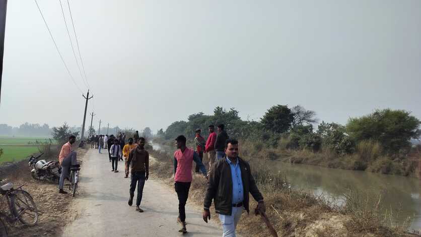 Jaunpur : शारदा सहायक नहर में महिला का शव बरामद, पति की तलाश जारी