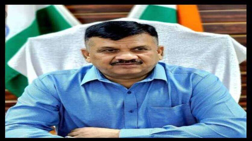 मड़वादोदक ग्राम प्रधान पर वित्तीय और प्रशासनिक अधिकारों पर रोक, डीएम ने दिए जांच के आदेश
