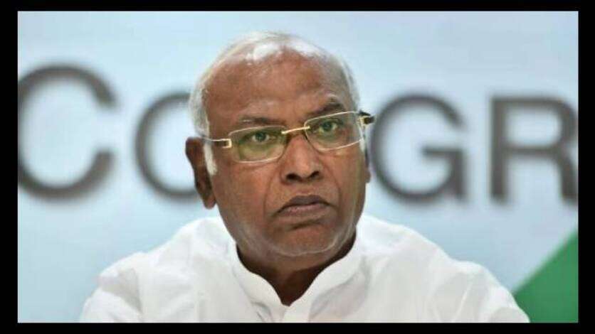 Manmohan Singh Death : कांग्रेस अध्यक्ष मल्लिकार्जुन खरगे की PM मोदी से अपील, मांगा मनमोहन सिंह की समाधि के लिए जगह