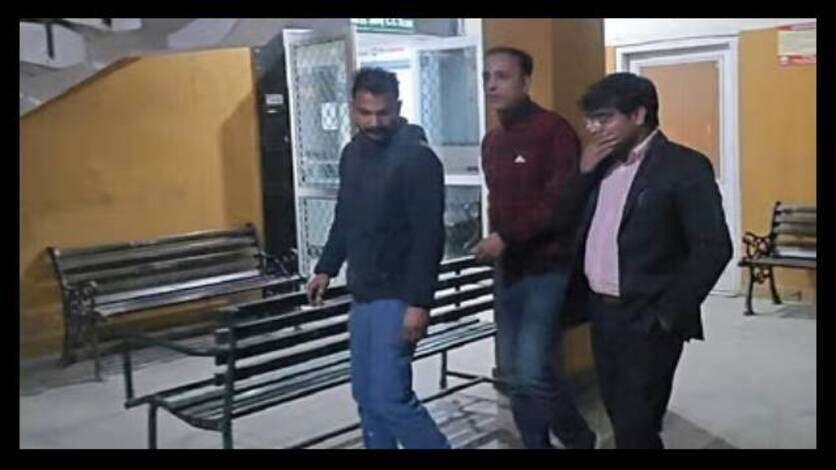 खनन माफियाओं की दबंगई: अवैध खनन रोकने गए SDM पर जानलेवा हमला, पत्थर मारकर तोड़ा दांत