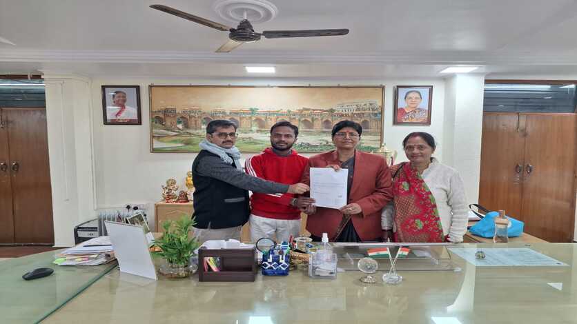 पूर्वांचल यूनिवर्सिटी: गोल्ड मेडलिस्ट सूर्य कान्त अस्थाना बने इंफोसिस के सिस्टम इंजीनियर, मिला इतने रुपए का सलाना पैकेज, विश्वविद्यालय ने दी बधाई