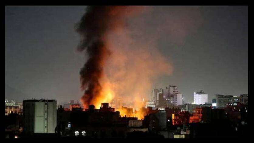 अमेरिका का हूतियों पर करारा प्रहार: यमन में हवाई हमले, 1 की मौत, 15 घायल