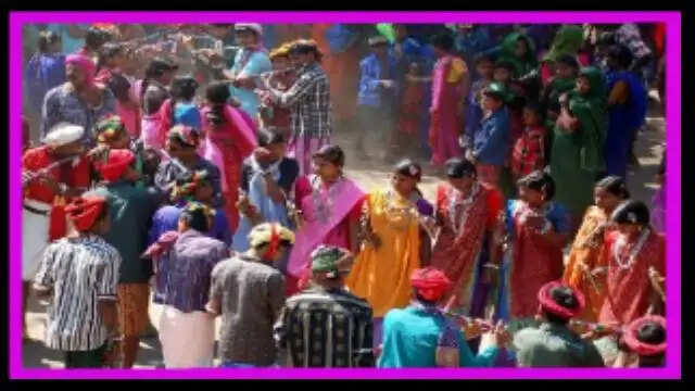 Holi 2025 : कहीं जलते अंगारों से, तो कहीं एक-दूसरे पर पत्थर बरसाकर, भारत के इन जगहों पर अनोखे तरीकों से मनाई जाती है होली