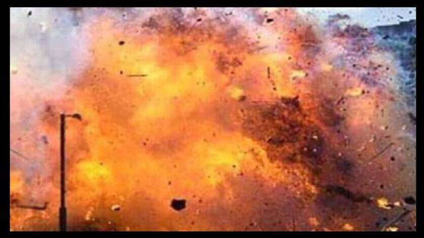 Jammu &amp; Kashmir : अखनूर सेक्टर में LoC के पास IED विस्फोट, कैप्टन सहित दो जवान शहीद