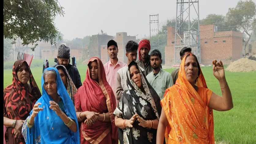 जौनपुर: बिना अनुमति के लगाए जा रहे मोबाइल टावरों के खिलाफ ग्रामीणों का विरोध, डीएम को सौंपा शिकायत पत्र